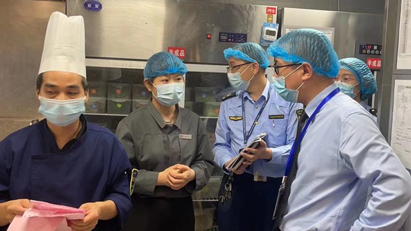 在众多蜜饯果干品牌中，以下几家在品质和价格方面表现较为突出：