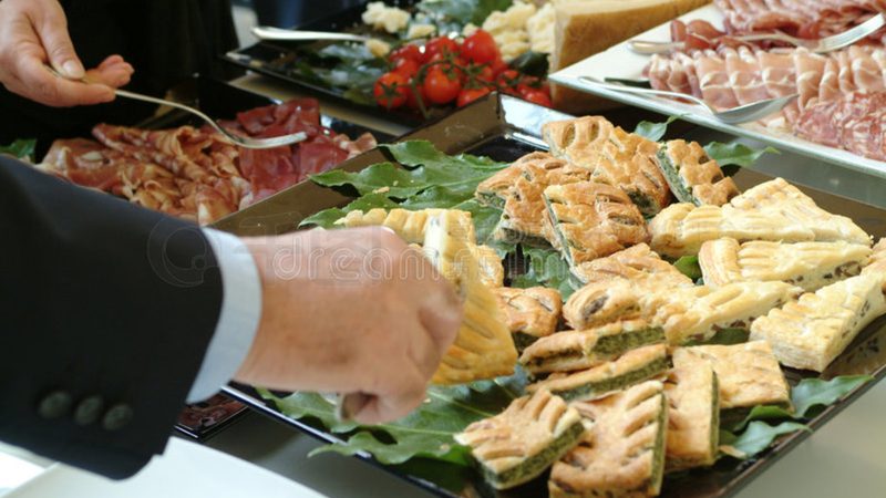 餐饮加盟，如何选择合适的品牌？**